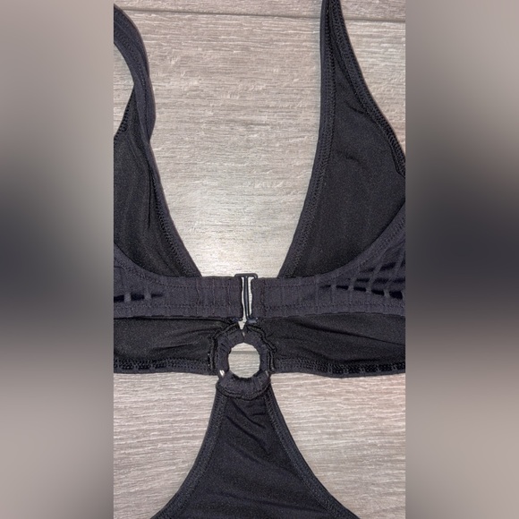 Aerie Size Small Long One Piece Swimsuit Bikini Cut Out Sides Black Full Coverag - Picture 3 of 7